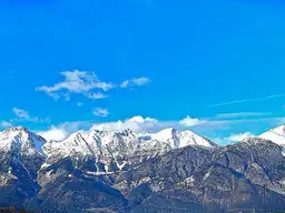 PREMIUM-HAUSHÄLFTE MIT ATEMBERAUBENDEM AUSBLICK OBERHALB VON INNSBRUCK