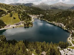 Rarität auf der Turracher Höhe | Exklusives Baugrundstück mit Seeblick &amp; Freizeitwohnsitz-Widmung