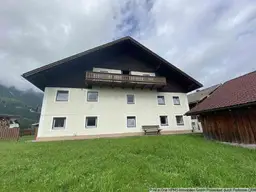 Grenznähe ehemaliges Bauernhaus mit Wirtschaftsteil