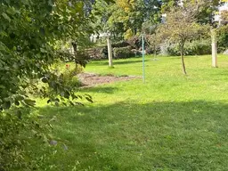 Traumhafte DG-Wohnung mit Gartenbenützung