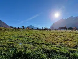 Sonniges Grundstück in ruhiger Lage zu verkaufen