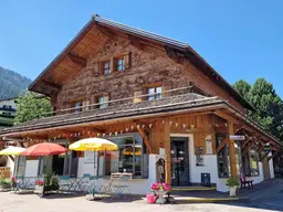 Stilvolles Wohn- und Geschäftshaus zu verkaufen