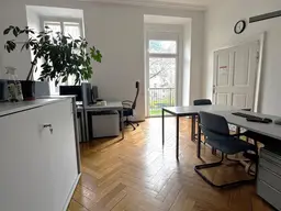 150 m² Büroflächen mit Blick in den Stadtpark
