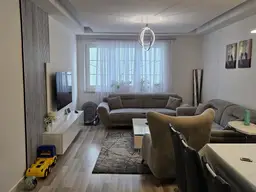 Wunderschöne, geräumige 85 m2 große 3-Zi.-Wohnung zentral 