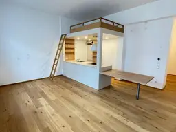 NÄHE NASCHMARKT: DG-AUSBAU IM ALTBAU - U4 Pilgramgasse - inkl. Küche und Hochbett