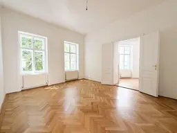 Stilvoll sanierter 3-Zimmer-Altbau | Hofruhelage | Balkonoption | Nähe Votivkirche