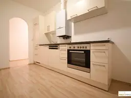 Optimal aufgeteilte 2-Zimmer Balkonwohnung in Ebergassing inkl. Neuer Küche mit Geräten und erneuerter Vaillant Therme