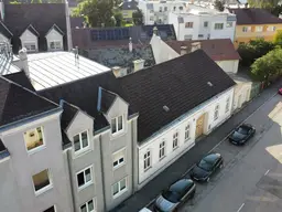 BAUTRÄGER AUFGEPASST - Mehrparteienhaus in ausgezeichneter Lage mit Ausbaupotenzial BAUKLASSE II &amp; 70% Bebauungsdichte / 560.000,-- €