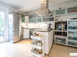 *NEU* Einzigartiges Einfamilienhaus mit 422 m2 Nutzfläche - Trennung auf 2 Wohneinheiten möglich!