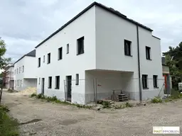 In Kürze verfügbar - 5 Zimmer Doppelhaushälfte in Tribuswinkel bei Baden/Wien - Erstklassige Raumaufteilung inkl. 3 Außenflächen