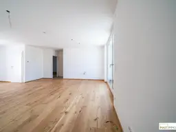 *Sommer 2025* Einzigartigen Dachgeschosswohnung mit rund 50 qm Dachterrasse/Gründach mit uneingeschränktem Blick auf den See!