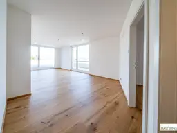 2-Zimmer Wohnung mit 130qm Freifläche am See