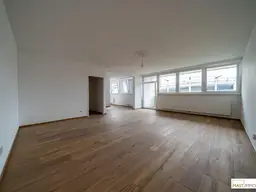 Zur Gänze sanierte 3 Zimmer-Wohnung mit großzügiger Loggia &amp; Fernblick – Spitalgasse 1, Wiener Neustadt