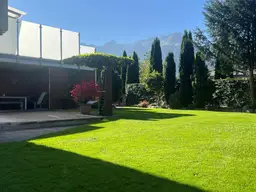 Architektenhaus in sehr sonniger und ruhiger Lage mit traumhaftem Bergblick!