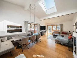 Wunderschöne Dachgeschosswohnung mit Terrasse und Gartenanteil