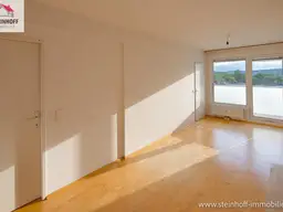 3 Zimmerwohnung mit Loggia und Balkon, toller Fernblick, günstige Heizkosten, Video