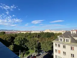 großzügige Dachgeschosswohnung mit 2 Terrassen &amp; Fernblick – UNBEFRISTET zu mieten!