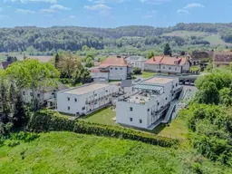 Erstes Eigenheim mit der AKTION -€ 20.000,- sichern! Kleine 3-Zimmer Gartenwohnung in idyllischer Umgebung! Neubau nur 25km östlich von Graz gelegen!