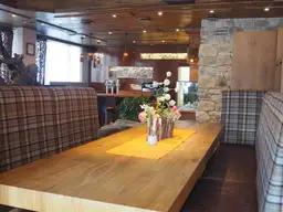 Elegantes Bistro/Weinbar in St. Jakob sucht neuen Gastgeber