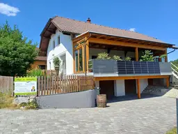 Wunderschönes Einfamilienhaus mit Doppelgarage, Carport und überdachter Terrasse