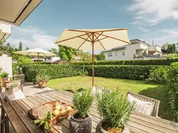 Am Leopoldskroner Weiher: Luxuriöse 2-Zimmer Gartenwohnung