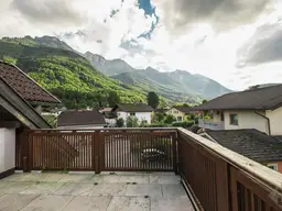 Stilvolle Dachterrassenwohnung in Glanegg – Hohe Räume &amp; traumhafter Untersbergblick