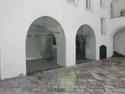 Provisionsfrei - Shop im Innenhof neben belebtem Tagescafé 