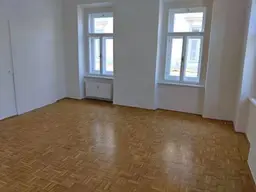 Jakominiplatz: 2 ZIMMER-Altbau + möblierte Einbauküche + Vorraum + Bad mit Dusche und WC!
