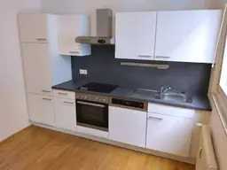 Heller 2 ZIMMER-NEUBAU + ruhiger Balkon 4,5m² + extra Küche möbliert + Lift + nähe Jakominiplatz