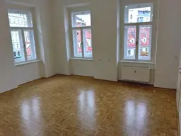 Heller 2 ZIMMER-Altbau, neuwertige Einbauküche, Bad mit Dusche und WC, direkt am Jakominiplatz!