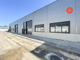 Neubau Halle unmittelbar in der Nähe von der PLUS CITY - Einzug mit Oktober möglich