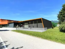 Neubau-Lagerhalle (ca. 323 m²) mit Sektionaltor &amp; Außenfläche – Top-Anbindung A9