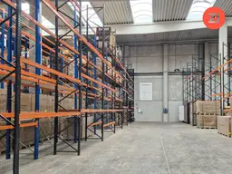Lager mit Hochregalen und Sanitäreinrichtung ab sofort verfügbar!