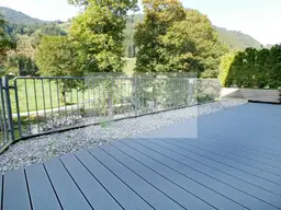 Gepflegt Wohnen mit riesiger Außenfläche und Ausblick