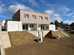 Sachverständigen geprüftes Doppelhaus mit XL-Garage, PV-Anlage, traumhaftem Fernblick in Krenstetten - auch Mietkauf möglich (Top 03)