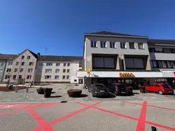 Schnäppchenpreis! Sanierungsbedürftige Wohnung mit XXL-Dachterrasse im Zentrum von Attnang-Puchheim