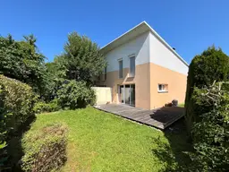 DEM ATTERSEE SO NAH! Leistbares Passiv-Eckreihenhaus mit sonnigem Eigengarten und Einzelgarage im Zentrum von Seewalchen am Attersee
