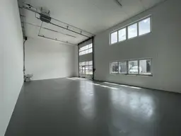 KURZZEITMIETE MÖGLICH! Betriebs-/ Produktions- oder Lagerhalle mit ca. 119 m² Fläche im Business Park Regau , 1A-Lage, Nähe A1 Westautobahn - SOFORTBEZUG (Top 15a)