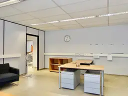 Gewerbehalle mit kleiner Verkaufsfläche