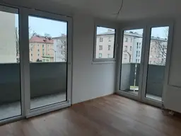 ** Abendsonne genießen ** Sanierte 2-Zimmer Wohnung mit Balkon und Aufzug