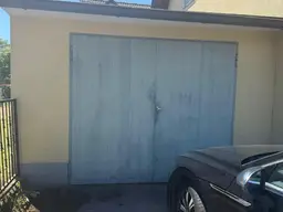 Große Garage mit Kfz-Montagegrube, Strom &amp; Wasser + Keller-Werkstatt