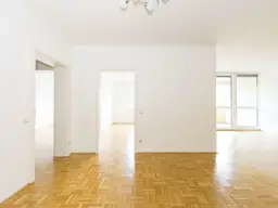 Sehr schöne lichtdurchflutete WG oder Familienwohnung!