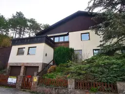 Tolles Zweifamilienhaus in absoluter Ruhelage mit wunderbarem Fernblick