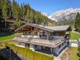 Idyllische Toplage: Exklusive Landhausvilla am Waldrand mit traumhaften Ausblick