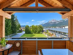 Charmante Dachgeschoss-Wohnung mit Ausblick und drei Schlafzimmern