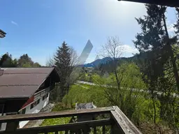 Gemütliche Dachgeschosswohnung mit Bergblick