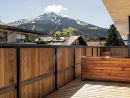 Erstbezug: 4-Zimmer Dachgeschosswohnung mit Kaiser- &amp; Hornblick