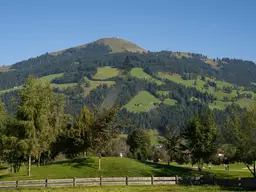 Freizeitwohnsitz: Grundstück mit Baubewilligung in idyllischer Naturlage mit Bergblick