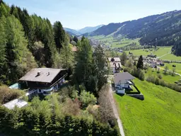 Mehrfamilienhaus in Tirol kaufen – Sonnige Hanglage, großes Grundstück &amp; Entwicklungspotenzial