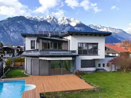 Exklusives Einfamilienhaus mit Einliegerwohnung, beheiztem Pool &amp; herausragendem Energiekonzept